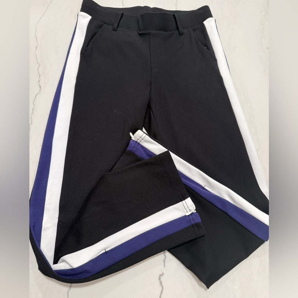 HUE Cropped Black Pants size small
